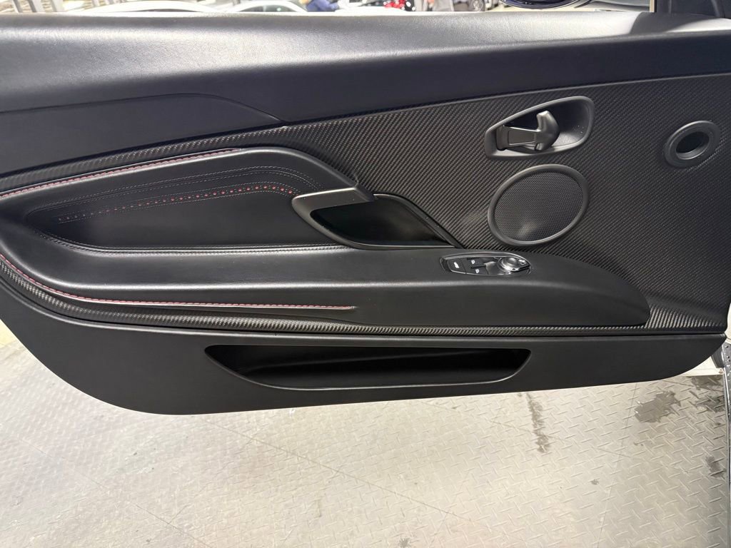 Used 2019 Aston Martin DB11 Volante image 8
