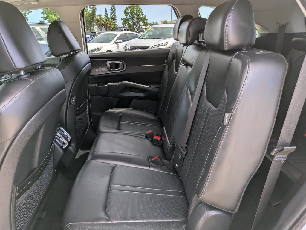 Certified 2026 Kia Sorento S w/ S Panoramic Sunroof Package FWD image 17