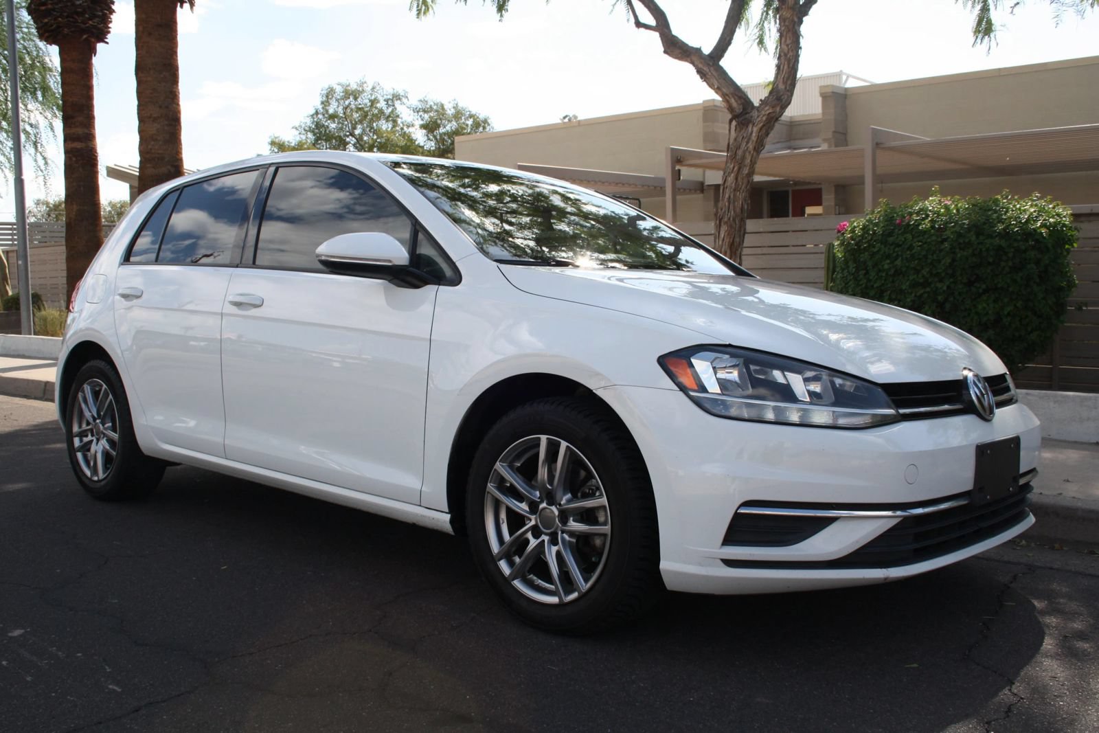 Used 2018 Volkswagen Golf S FWD image 2