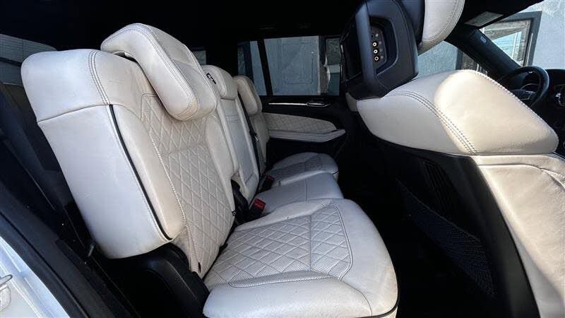 Used 2015 Mercedes-Benz GL 550 4MATIC w/ Driver Assistance Package image 13