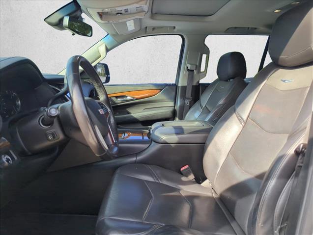 Used 2018 Cadillac Escalade Luxury RWD image 17