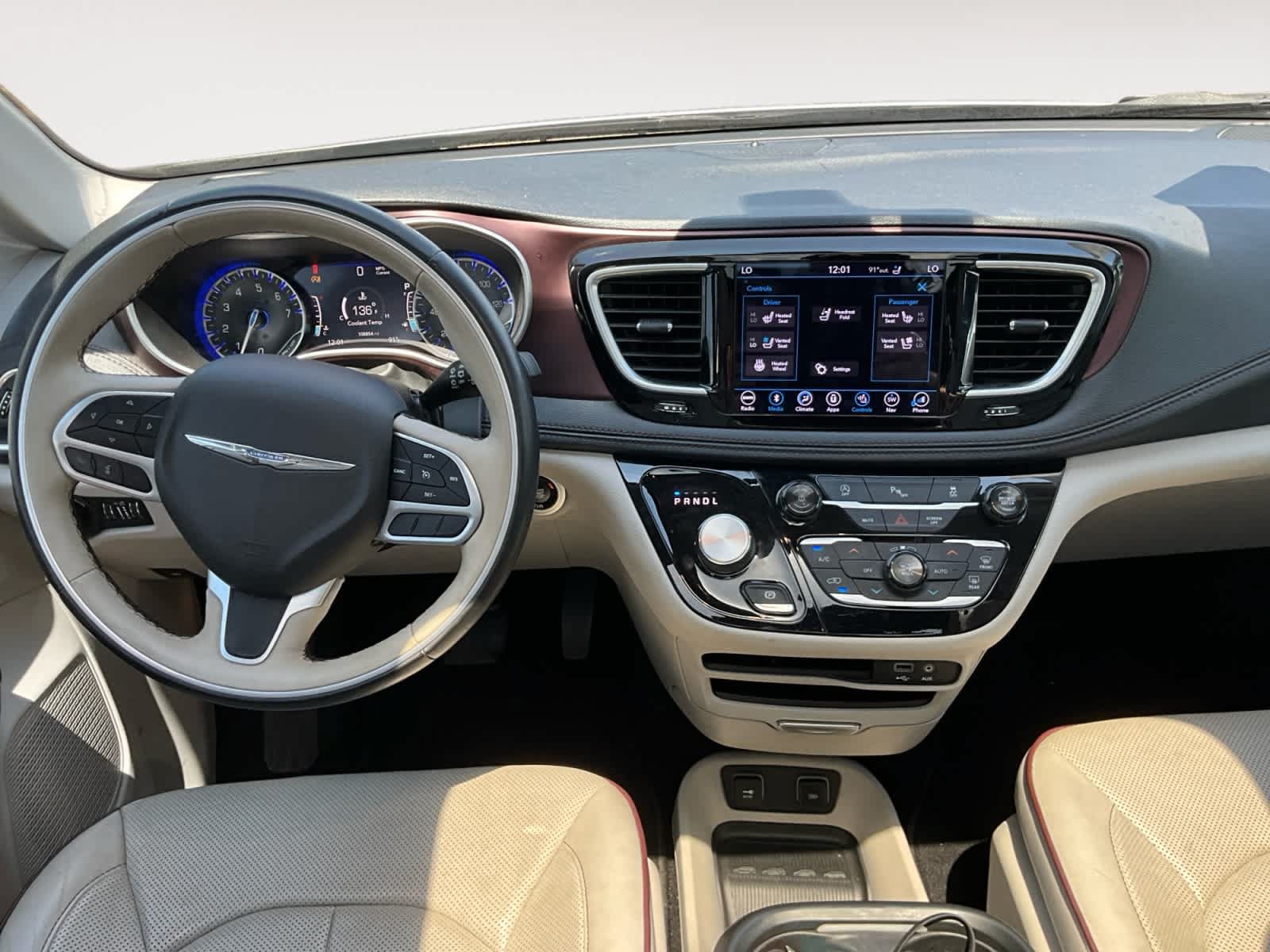 Used 2018 Chrysler Pacifica Limited FWD image 10