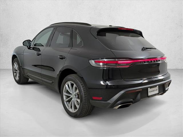 Certified 2024 Porsche Macan video 3