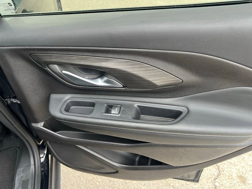 Used 2024 GMC Terrain SLT image 21