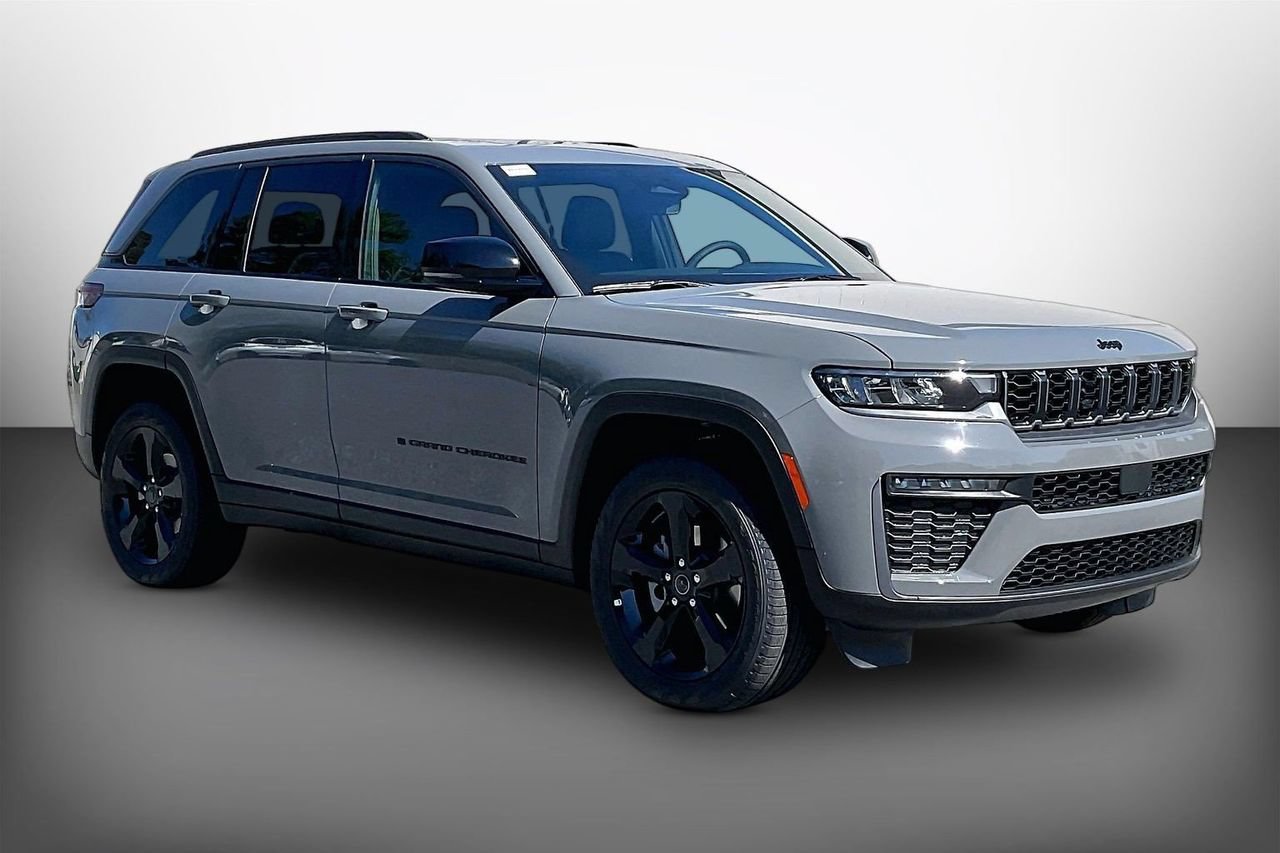 New 2027 Jeep Grand Cherokee Limited w/ Limited Altitude Package RWD image 2
