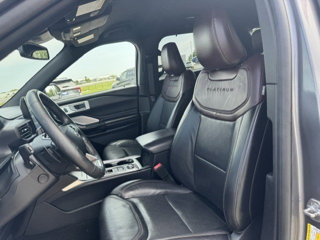 Used 2021 Ford Explorer Platinum w/ Equipment Group 601A AWD/4WD image 12