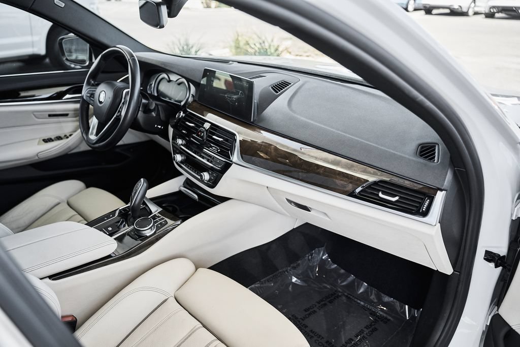 Used 2018 BMW 540i w/ Premium Package RWD image 22