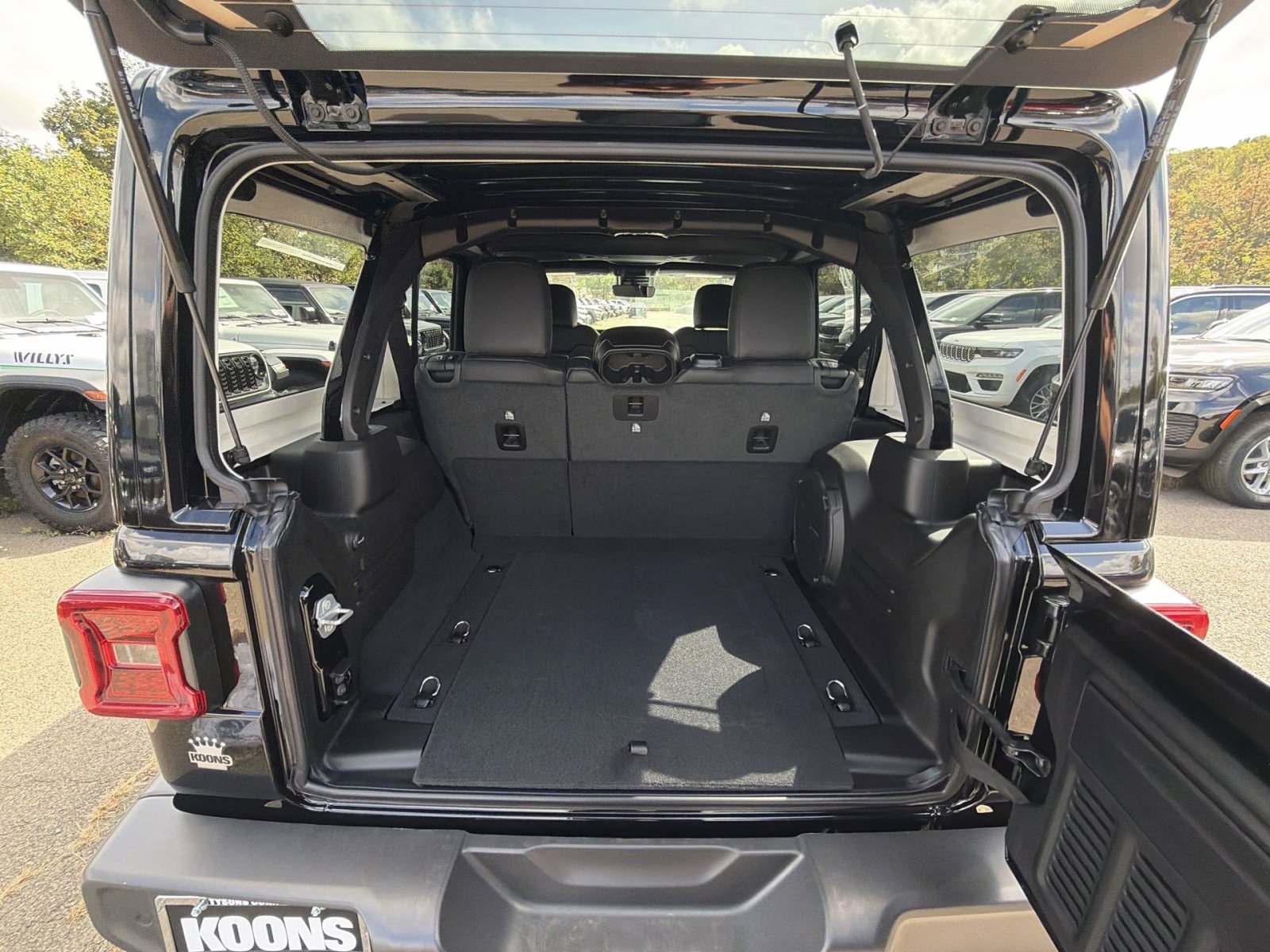 New 2025 Jeep Wrangler Sahara image 25