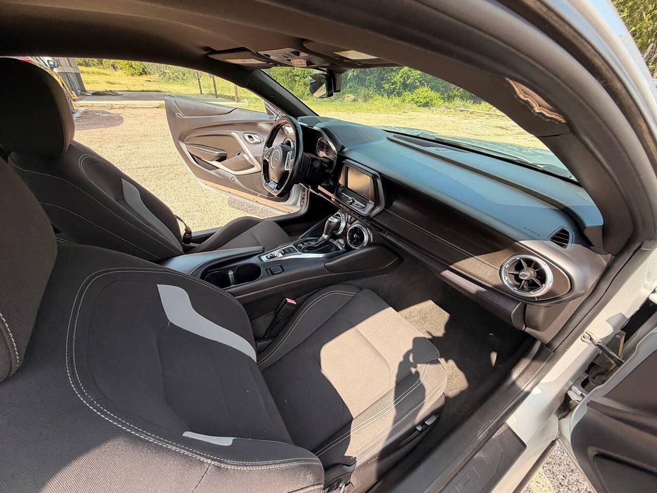 Used 2016 Chevrolet Camaro LT RWD image 13