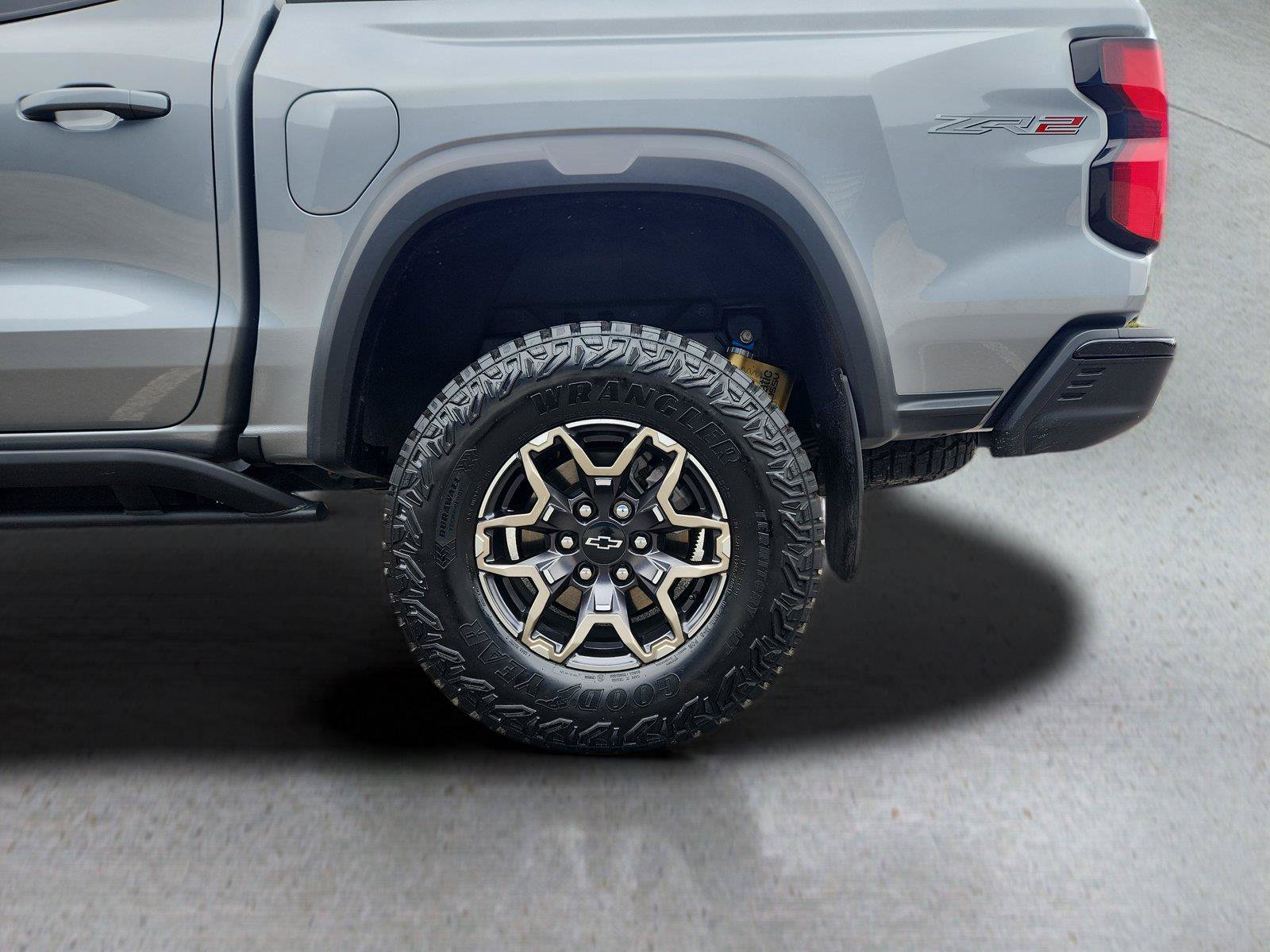 Used 2024 Chevrolet Colorado ZR2 w/ Technology Package AWD/4WD image 58