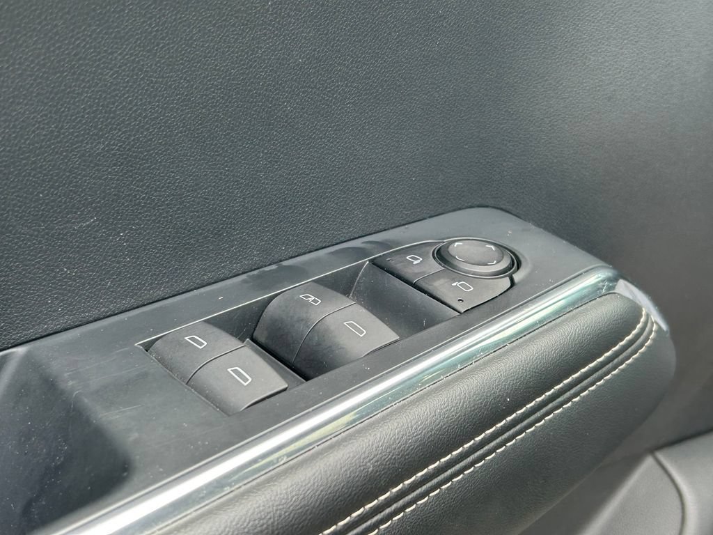 Used 2025 GMC Acadia Elevation FWD image 23