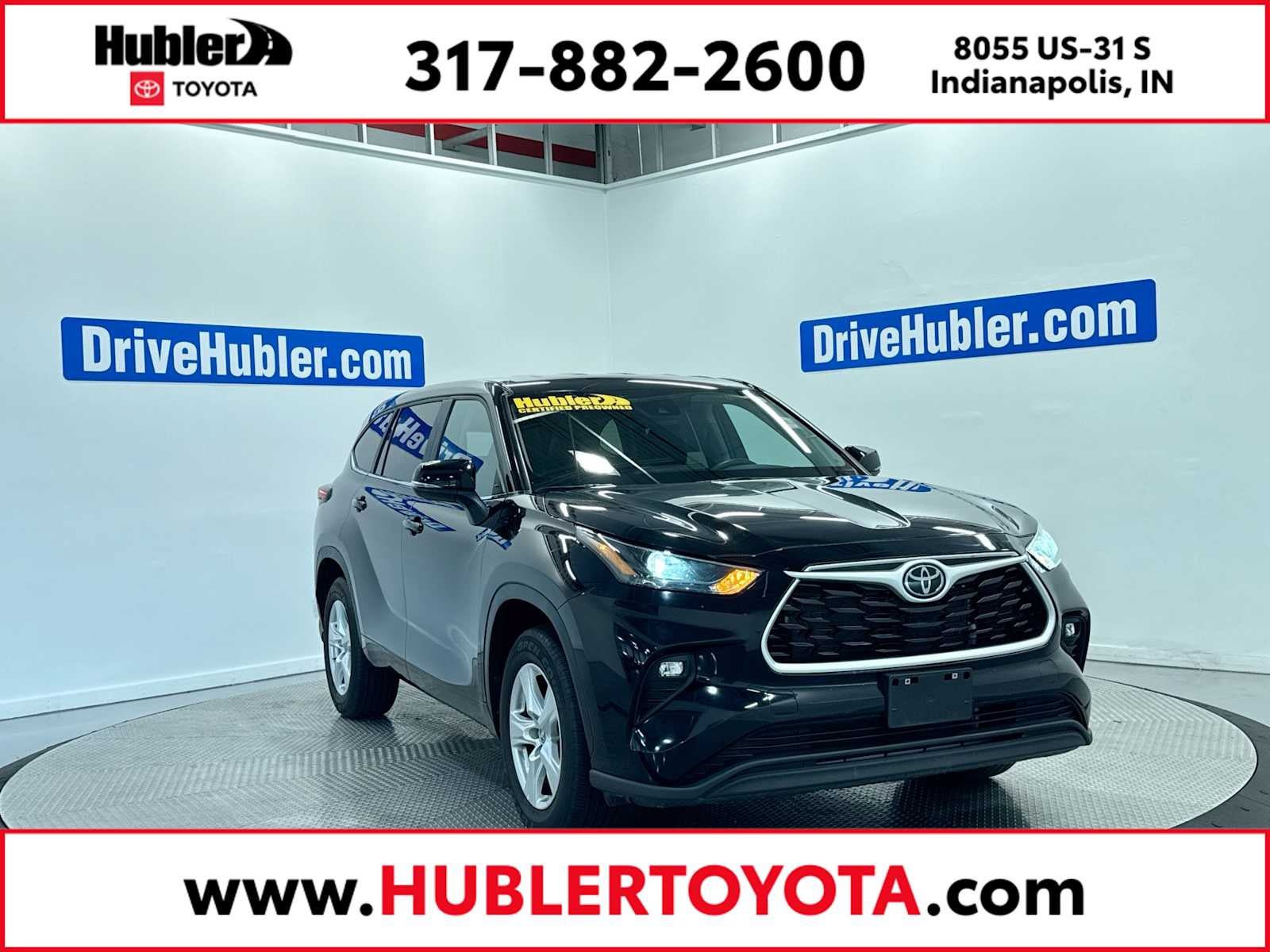 Used 2025 Toyota Highlander LE FWD image 1