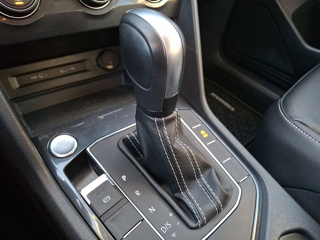 Used 2021 Volkswagen Tiguan SE image 11