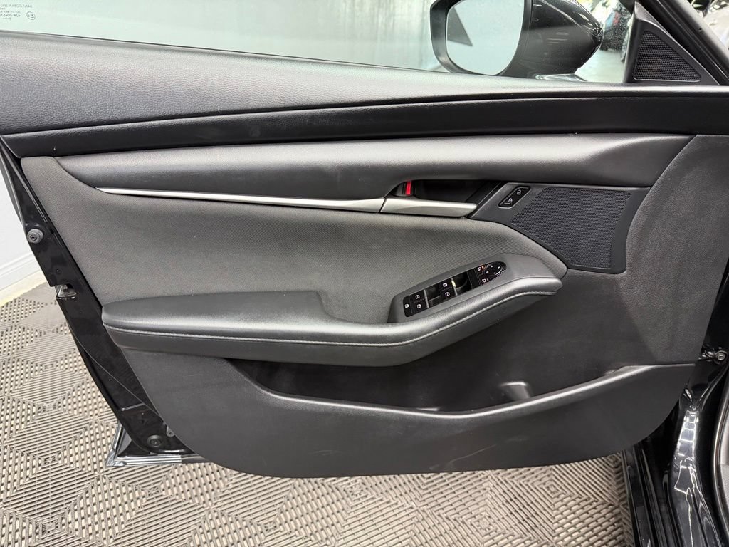 Used 2020 MAZDA MAZDA3 Sedan FWD image 36