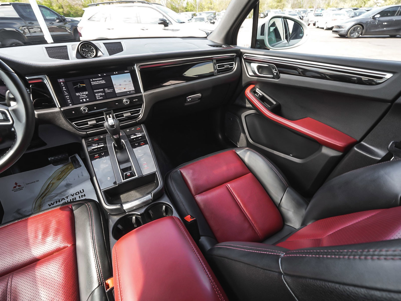 Used 2022 Porsche Macan AWD/4WD image 48