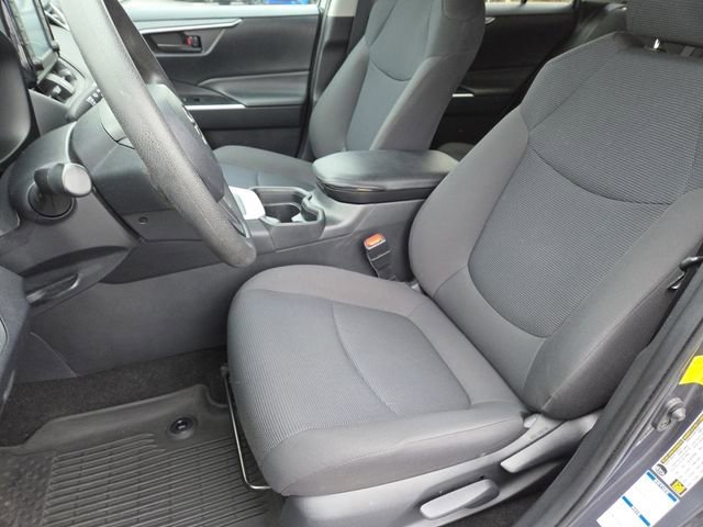 Used 2019 Toyota RAV4 LE image 28