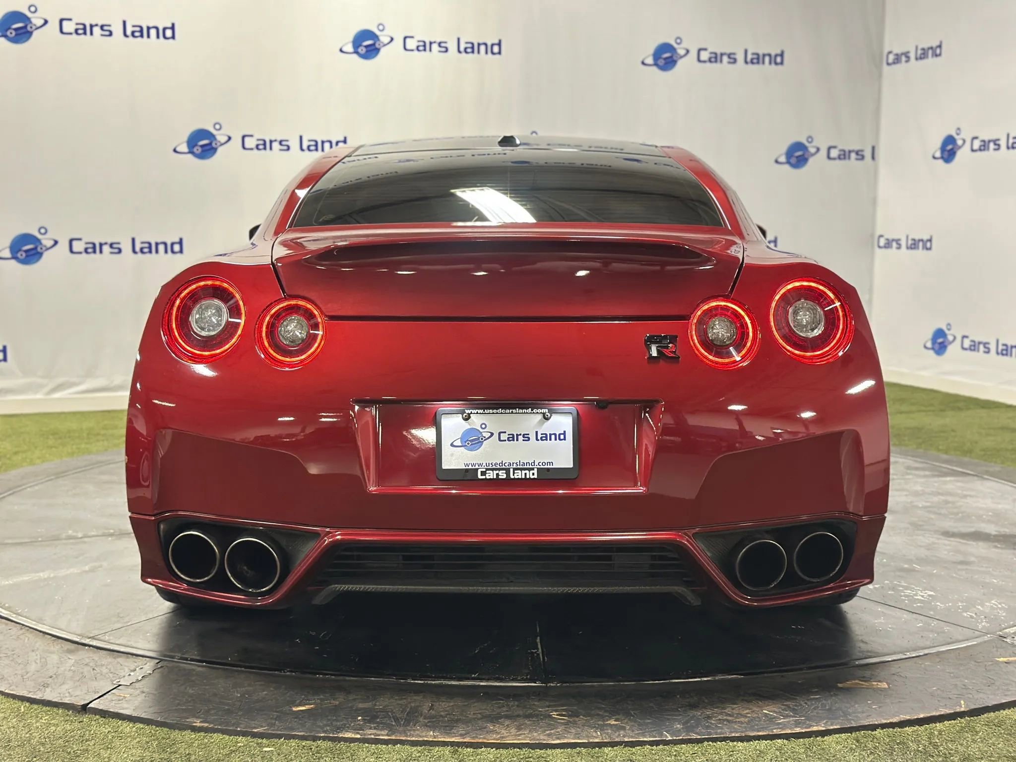Used 2015 Nissan GT-R Premium image 4