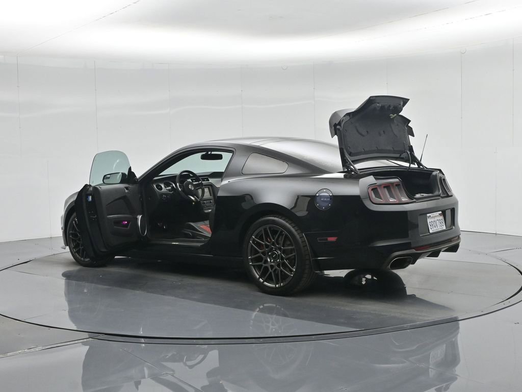 Used 2014 Ford Mustang Shelby GT500 w/ Equipment Group 821A image 32