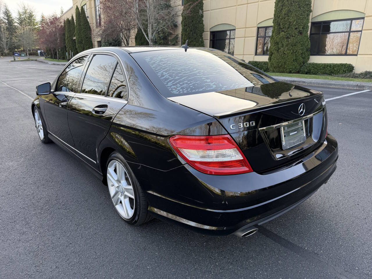 Used 2011 Mercedes-Benz C 300 4MATIC Sedan image 8