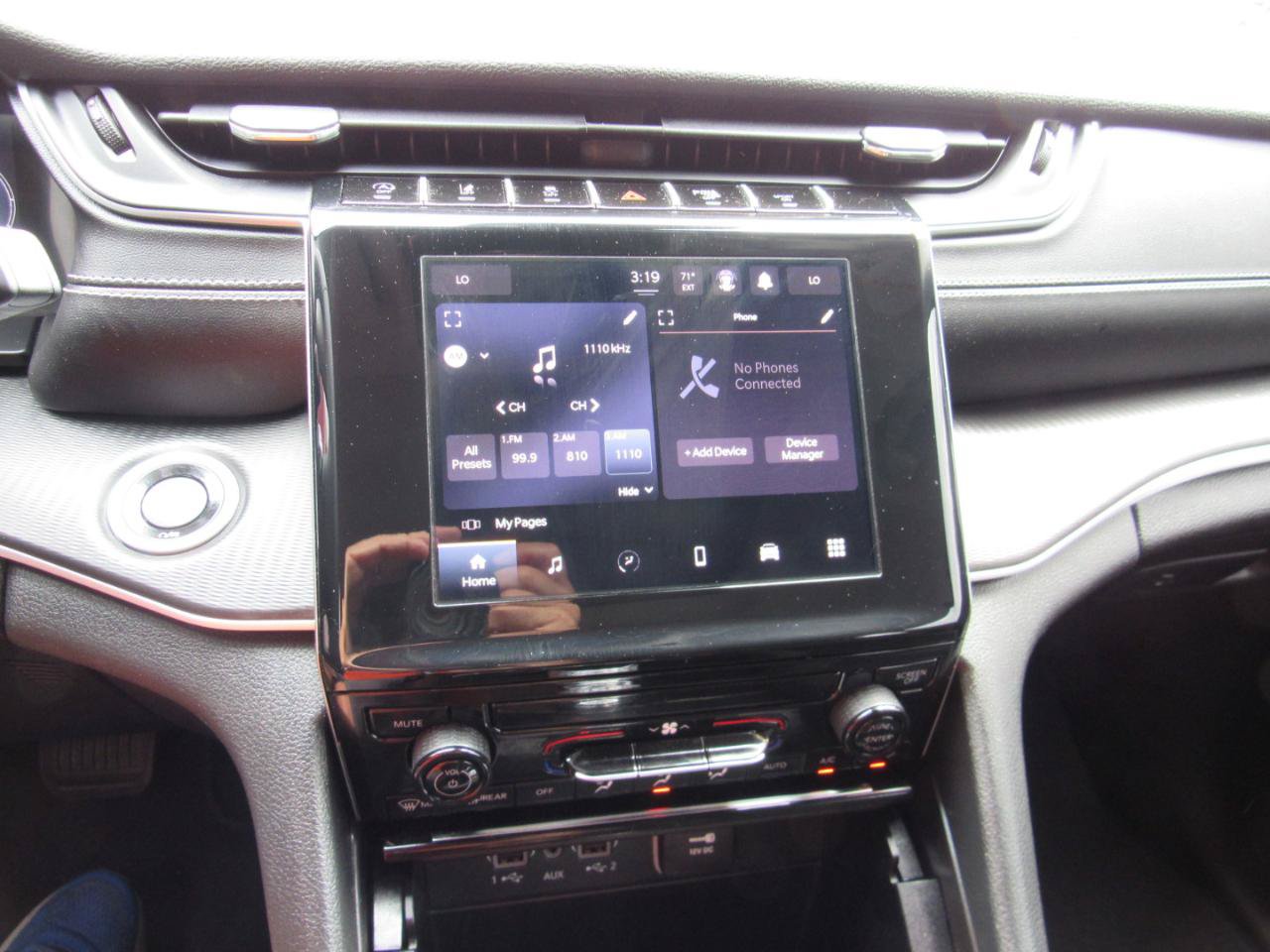 Used 2024 Jeep Grand Cherokee Laredo X AWD/4WD image 25