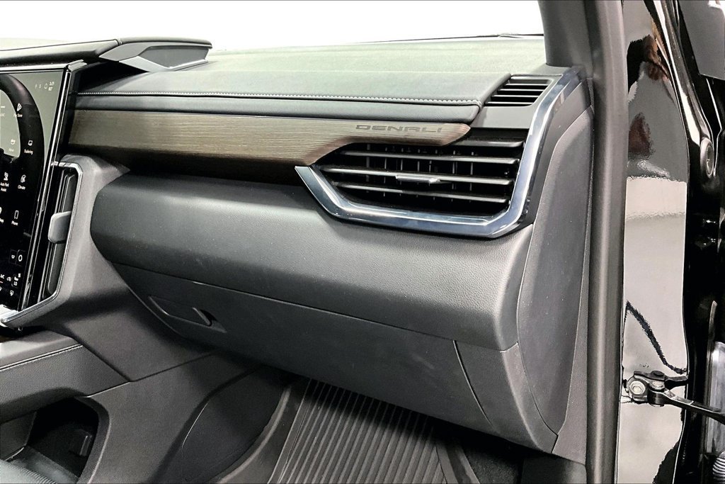 Used 2025 GMC Acadia Denali w/ Super Cruise Package FWD image 19