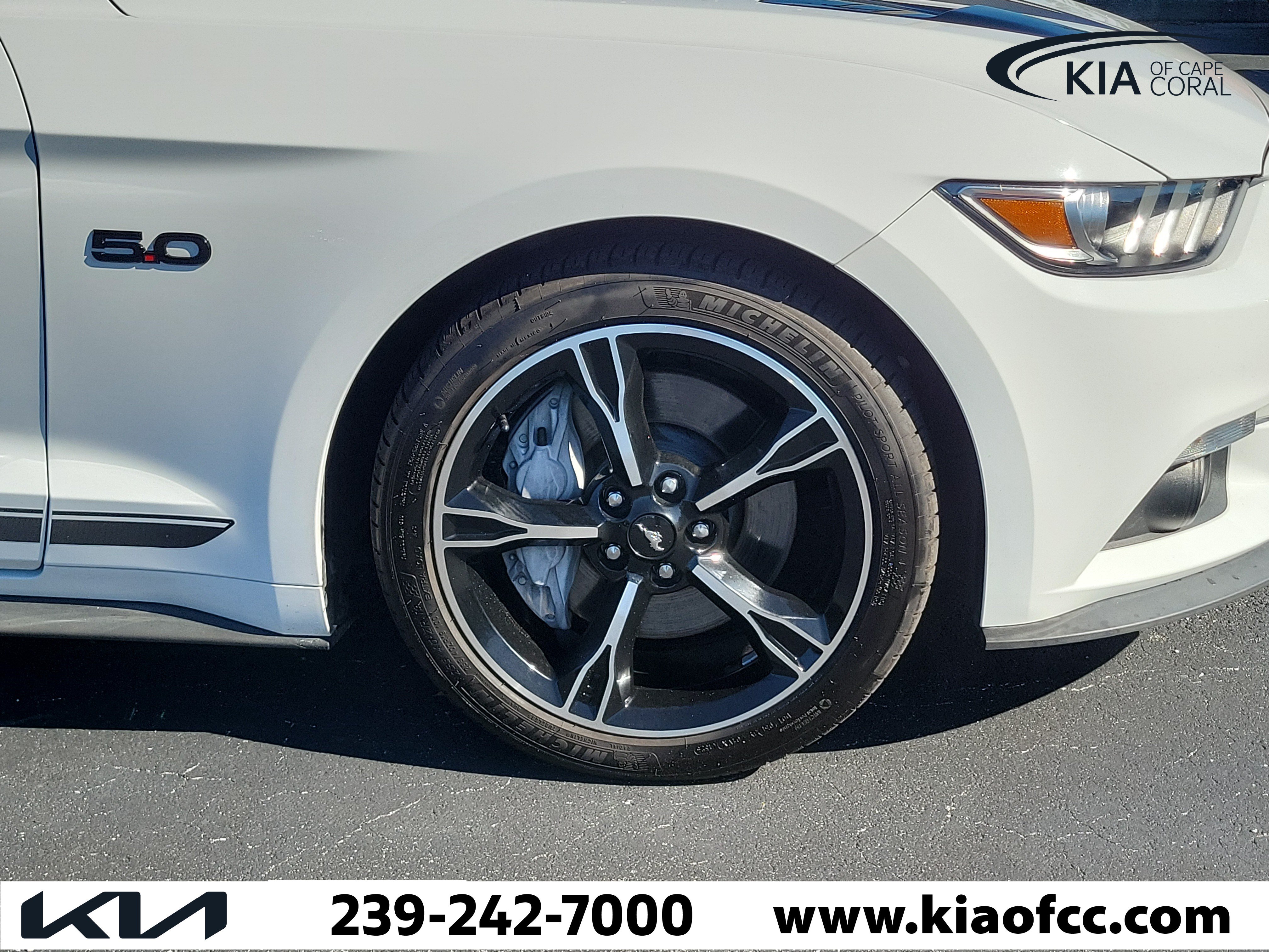 Used 2017 Ford Mustang GT Premium RWD image 7