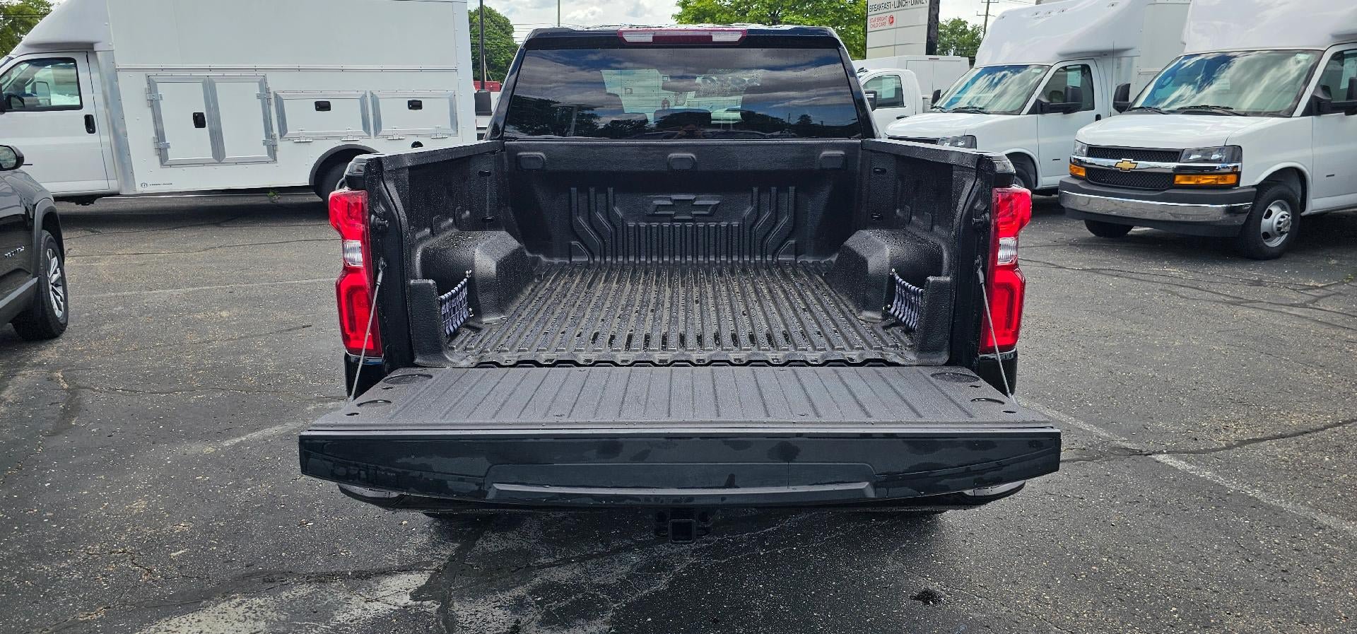 Used 2023 Chevrolet Silverado 1500 RST w/ LPO, Dark Essentials Package AWD/4WD image 7