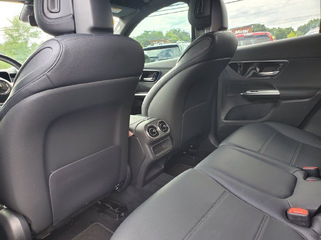 Used 2024 Mercedes-Benz GLC 300 4MATIC image 10