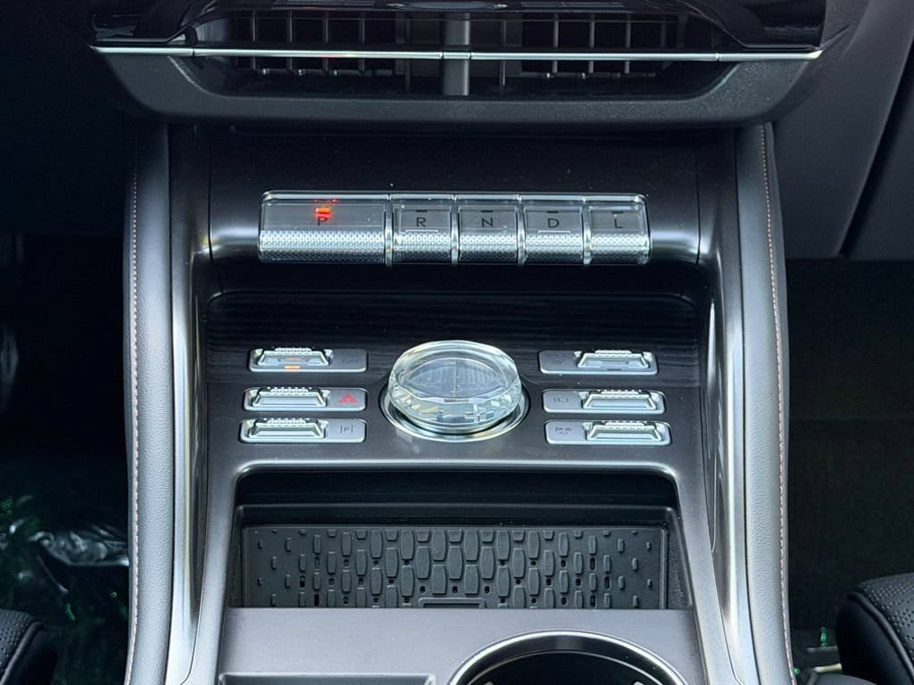 New 2026 Lincoln Nautilus Reserve AWD/4WD image 10