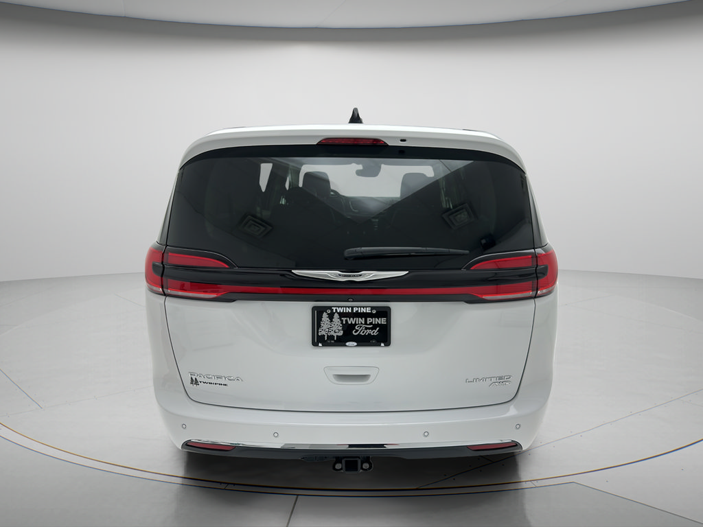 Used 2024 Chrysler Pacifica Limited w/ Trailer Tow Group AWD/4WD image 6