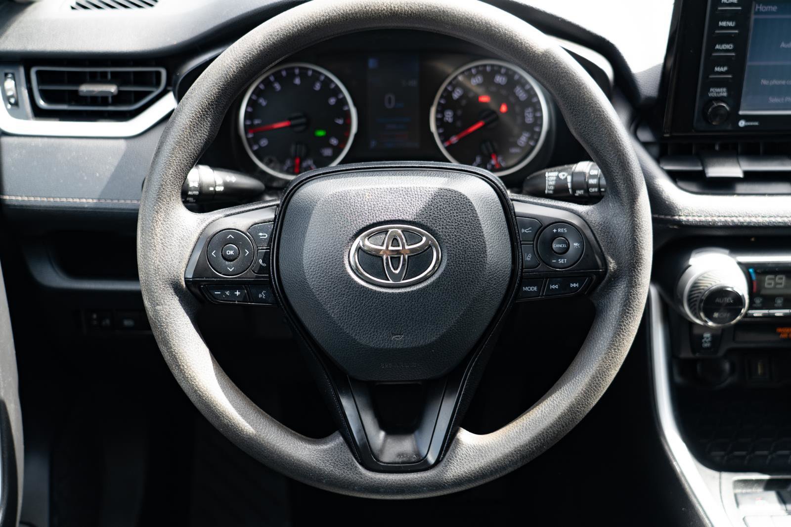 Used 2020 Toyota RAV4 XLE FWD image 19