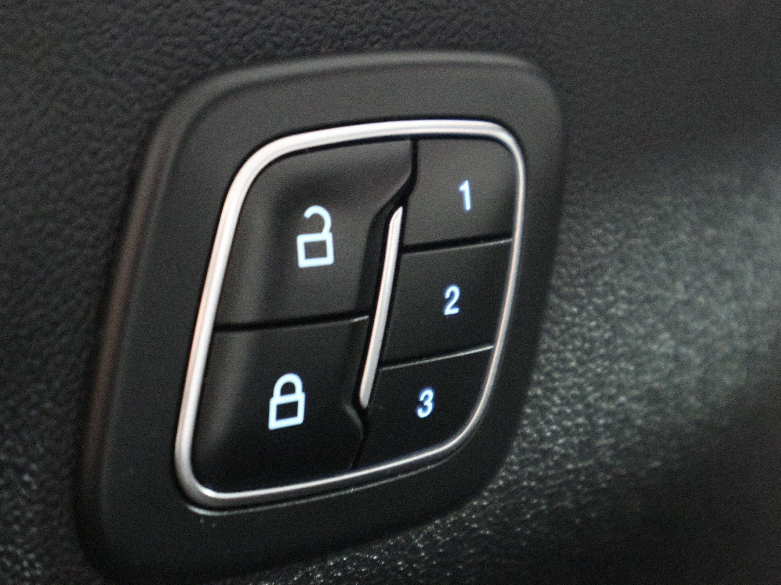 Used 2022 Ford Escape SEL w/ Technology Package AWD/4WD image 36