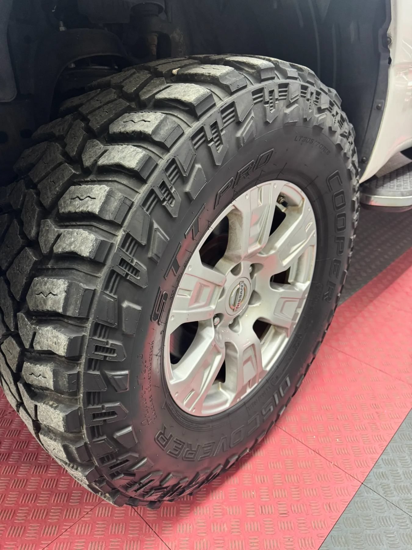 Used 2017 Nissan Titan SV RWD image 10