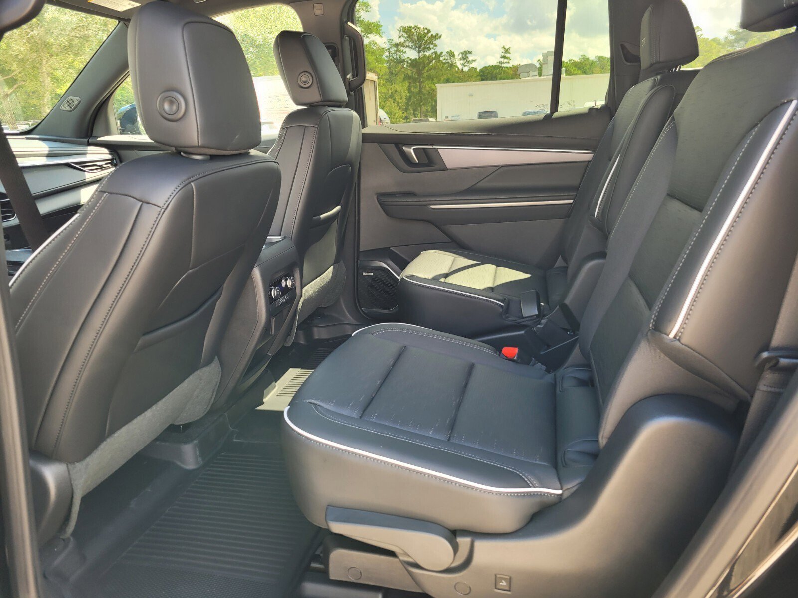 New 2026 Buick Enclave Sport Touring w/ Power Package image 4