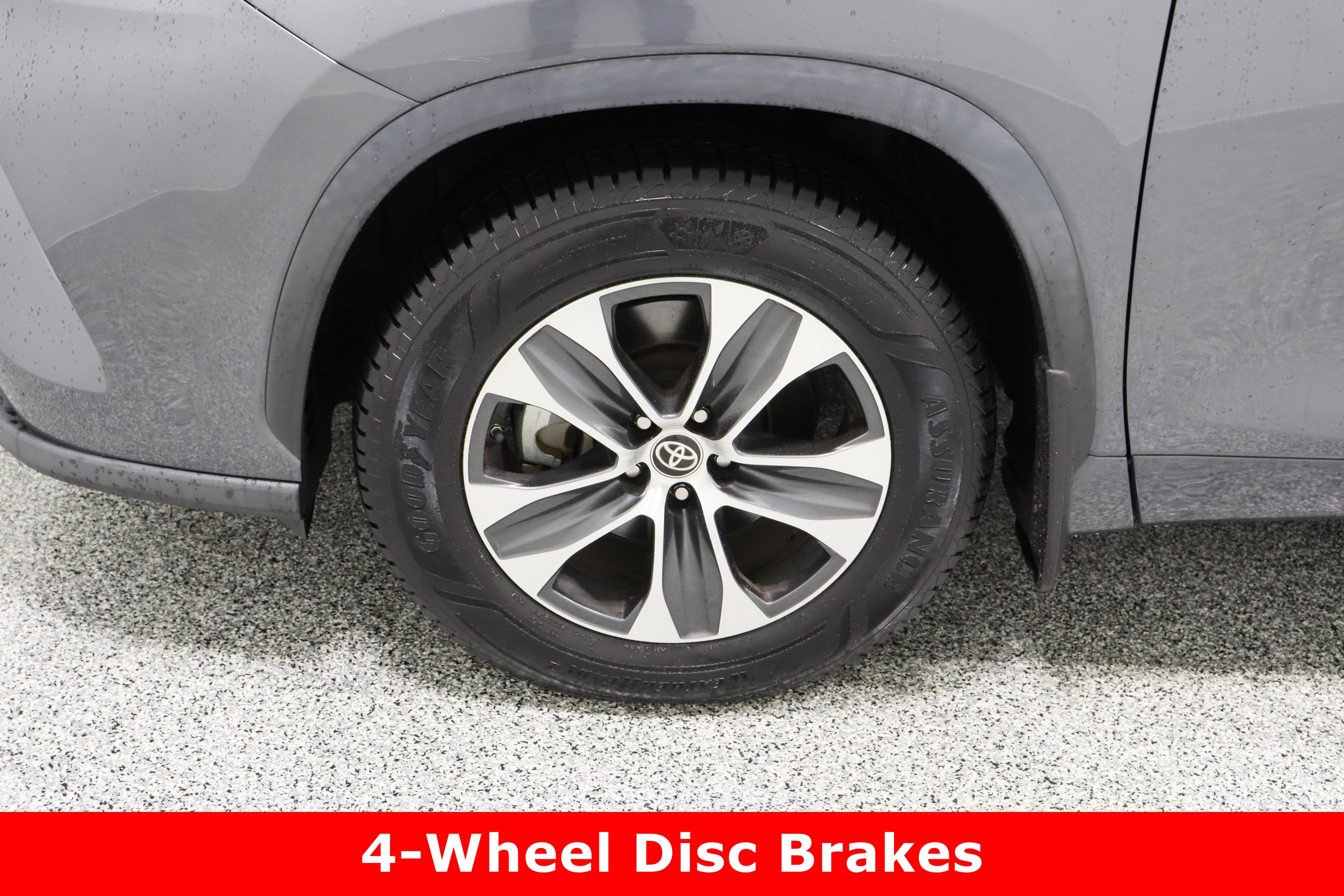 Used 2022 Toyota Highlander XLE image 11