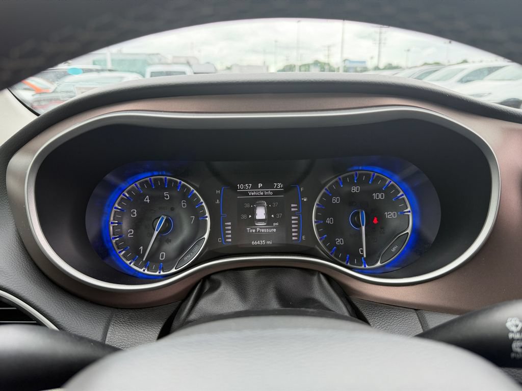Used 2023 Chrysler Voyager LX FWD image 21