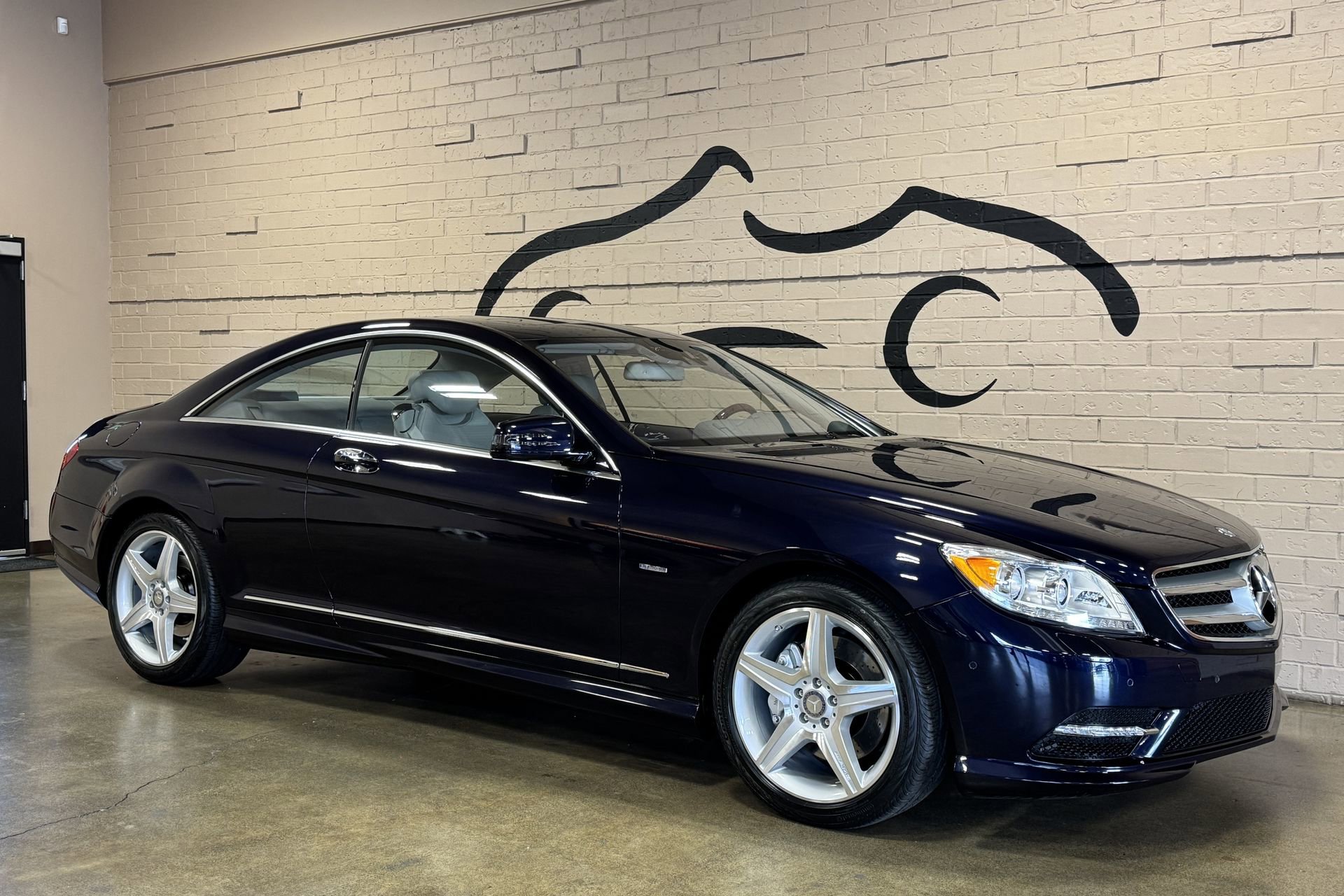 Used 2011 Mercedes-Benz CL 550 4MATIC image 2