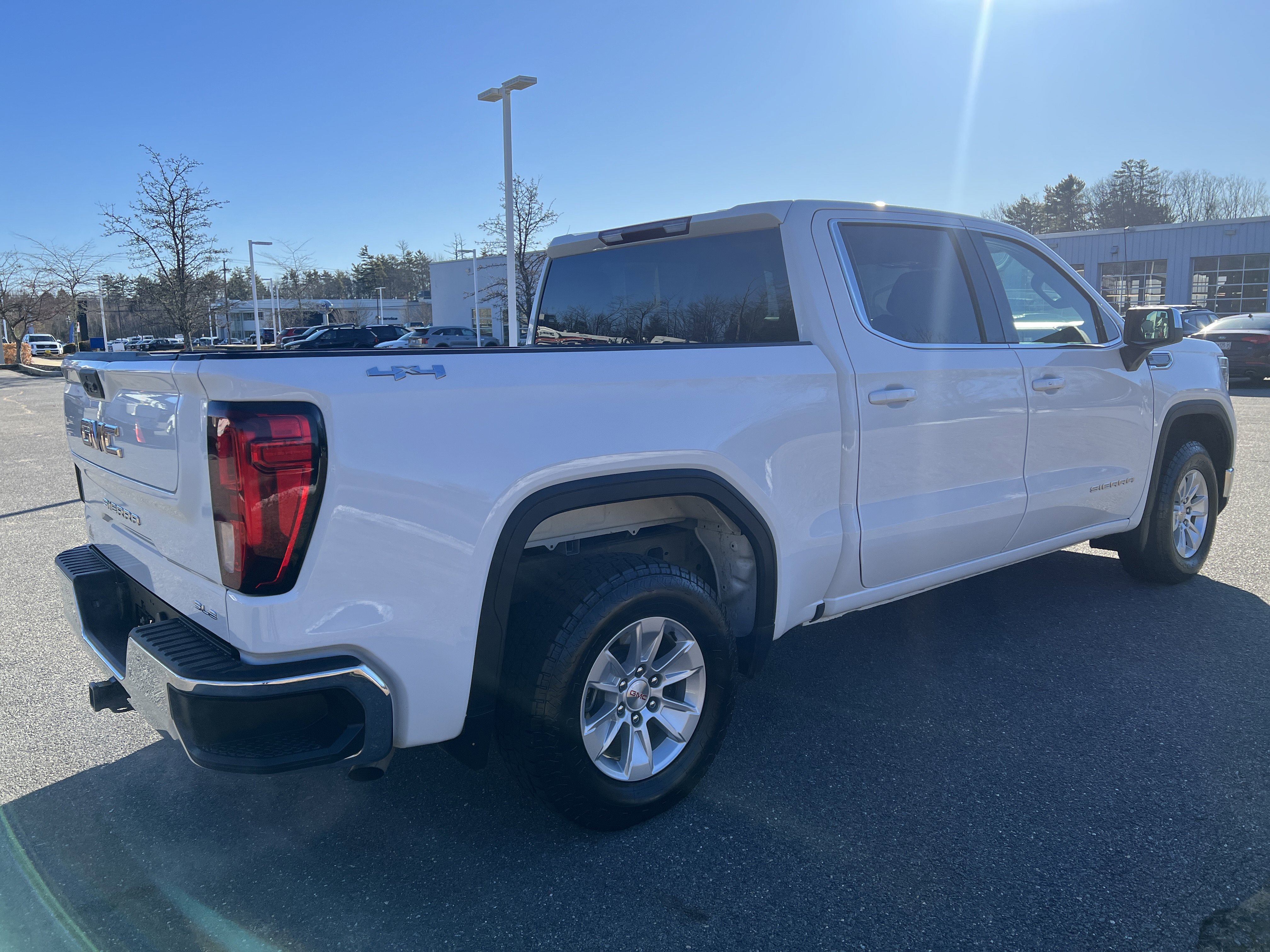 Used 2024 GMC Sierra 1500 SLE image 5