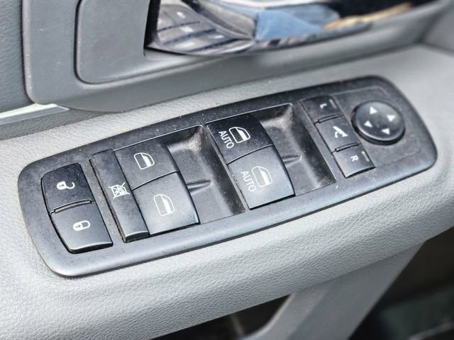 Used 2019 RAM 1500 Classic SLT w/ Luxury Group image 21