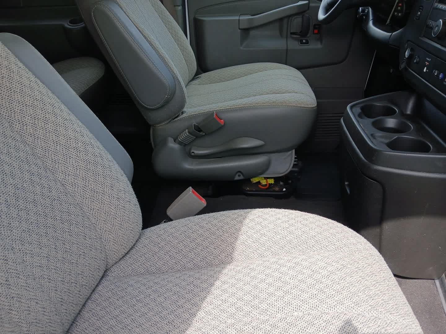 Used 2025 Chevrolet Express 3500 LS RWD image 43