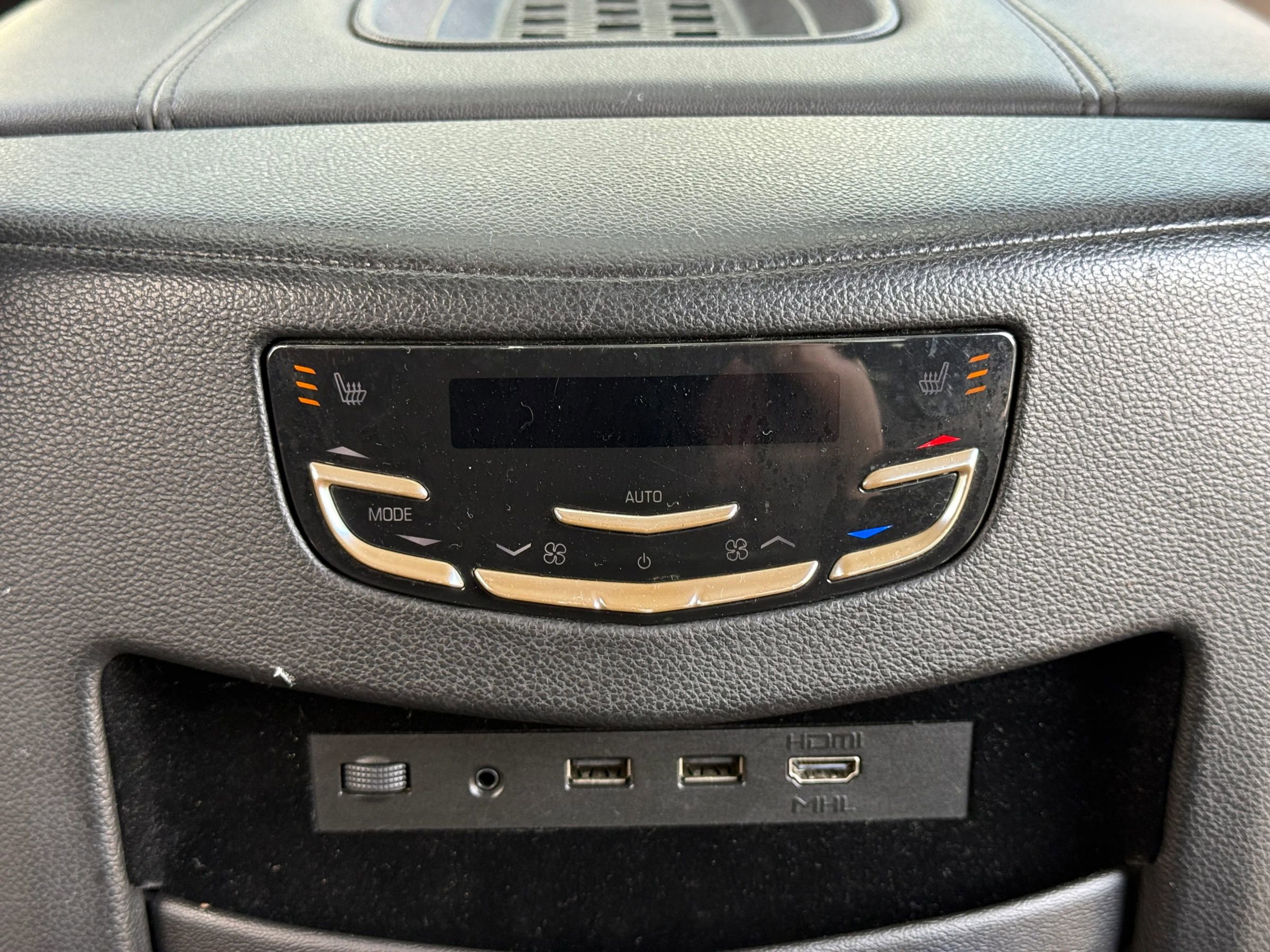 Used 2017 Cadillac Escalade Premium Luxury image 17