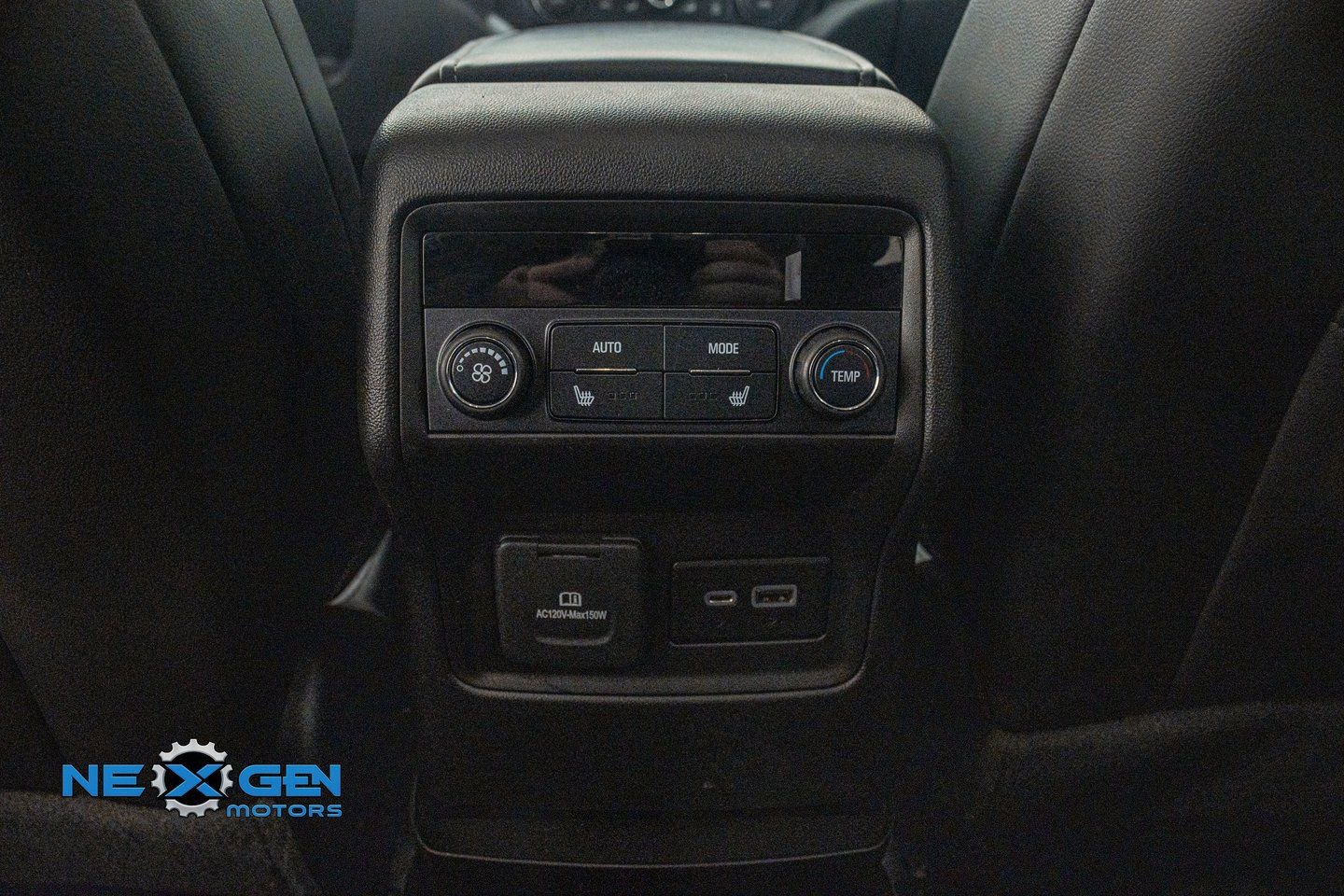 Used 2020 GMC Acadia Denali w/ Denali Ultimate Package image 29