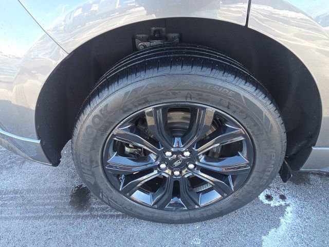 Used 2022 Ford Edge SE w/ Black Appearance Package image 8