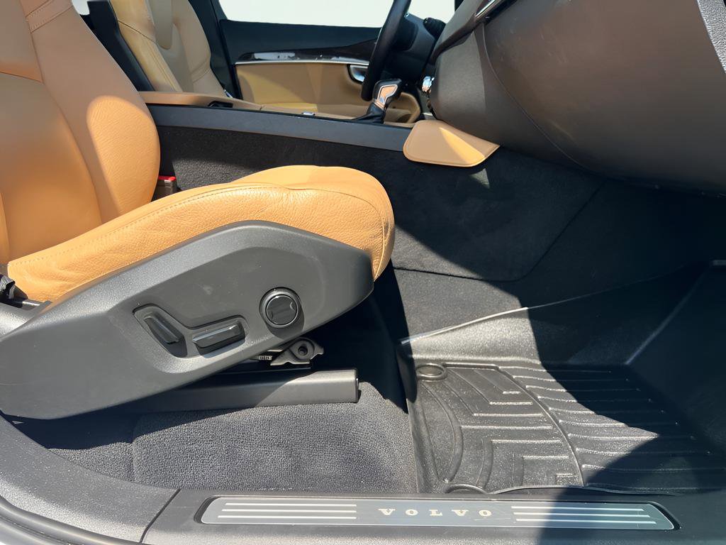 Used 2019 Volvo XC90 T6 Momentum w/ Advanced Package AWD/4WD image 35