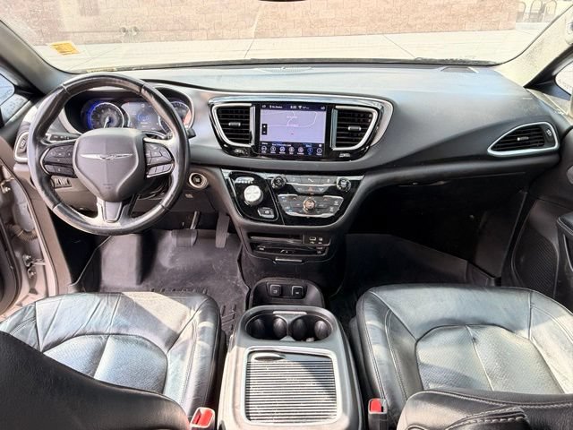 Used 2018 Chrysler Pacifica Touring-L Plus w/ S Appearance Package FWD image 10