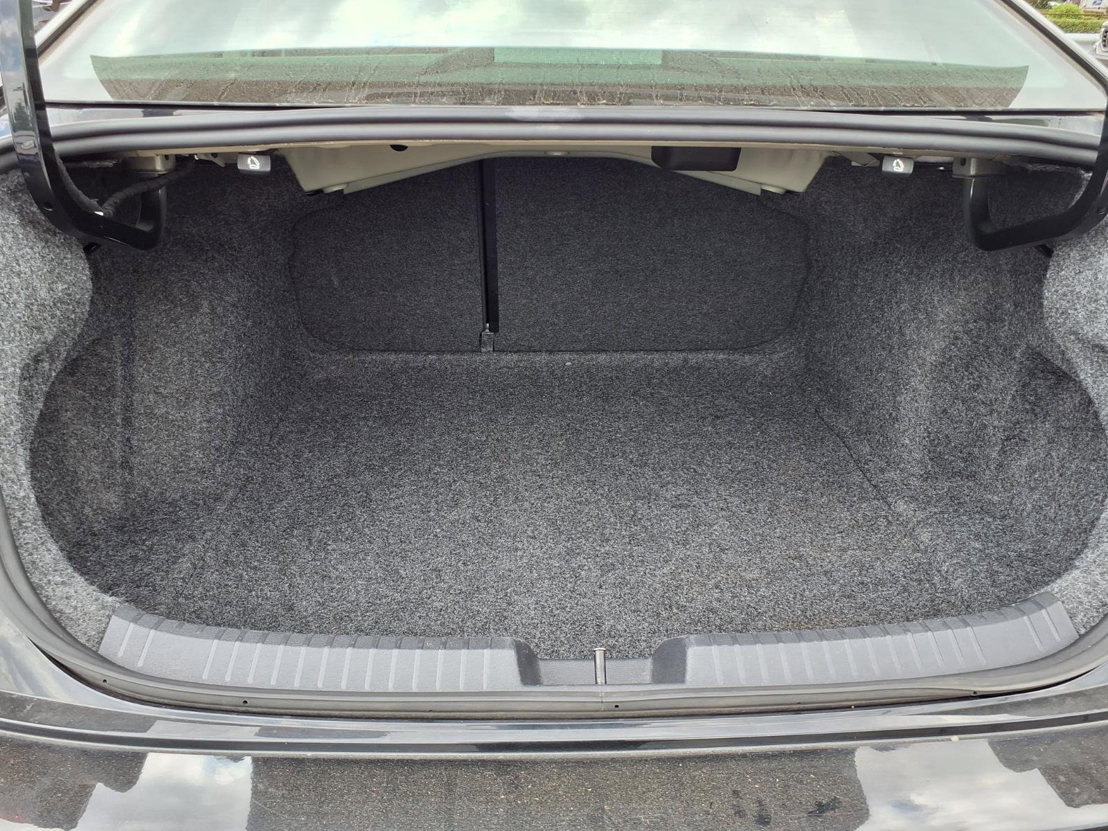 Used 2024 Volkswagen Jetta SE FWD image 17