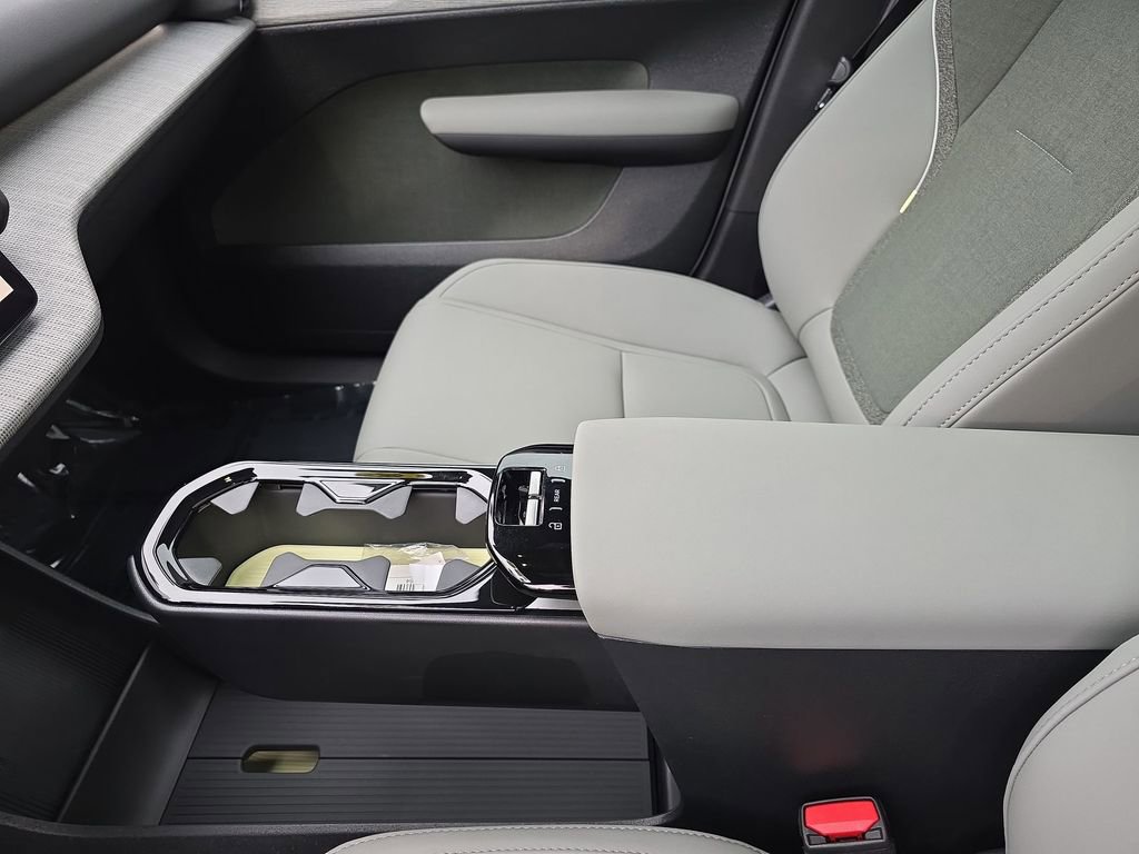 New 2025 Volvo EX30 Plus w/ Protection Package Premier image 34