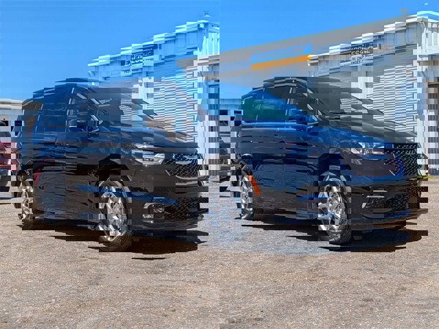 New 2026 Chrysler Pacifica Select image 2