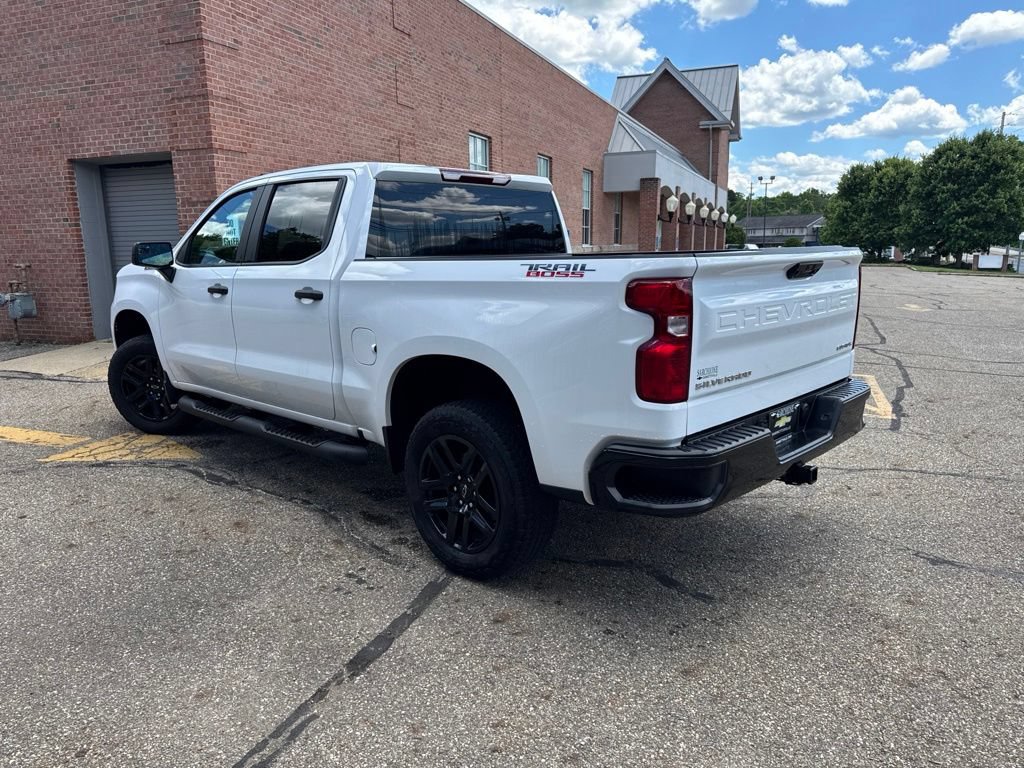 Used 2024 Chevrolet Silverado 1500 Custom Trail Boss AWD/4WD image 5