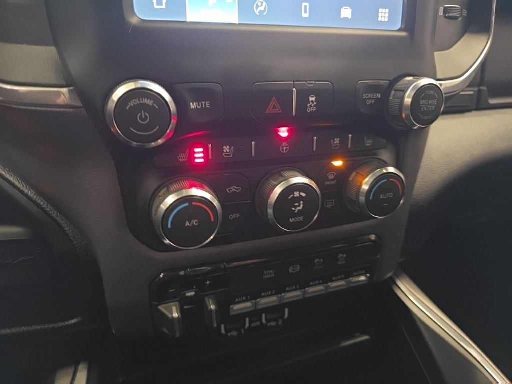 Used 2022 RAM 3500 Laramie AWD/4WD image 23
